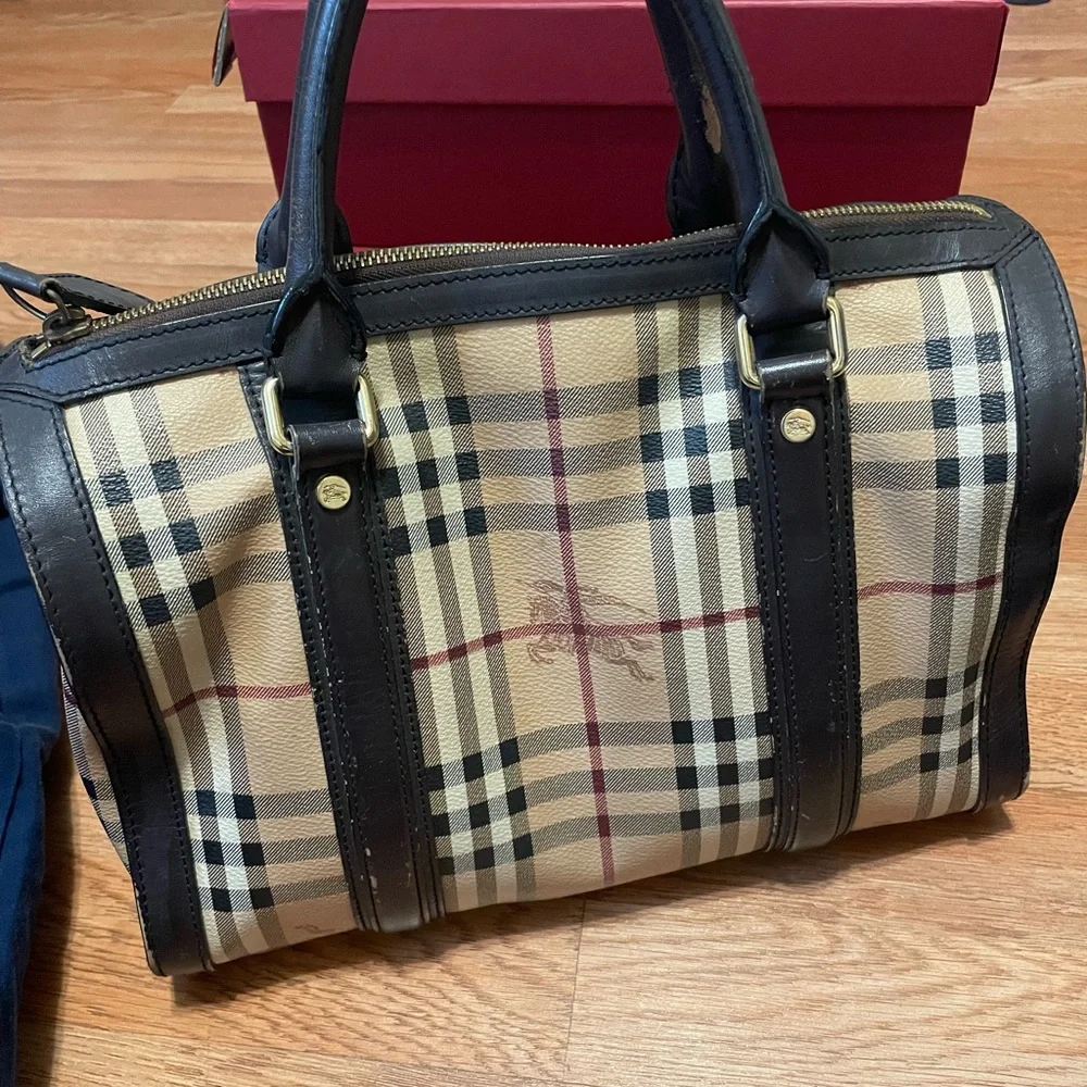 Burberry tote - Picture 2 of 3